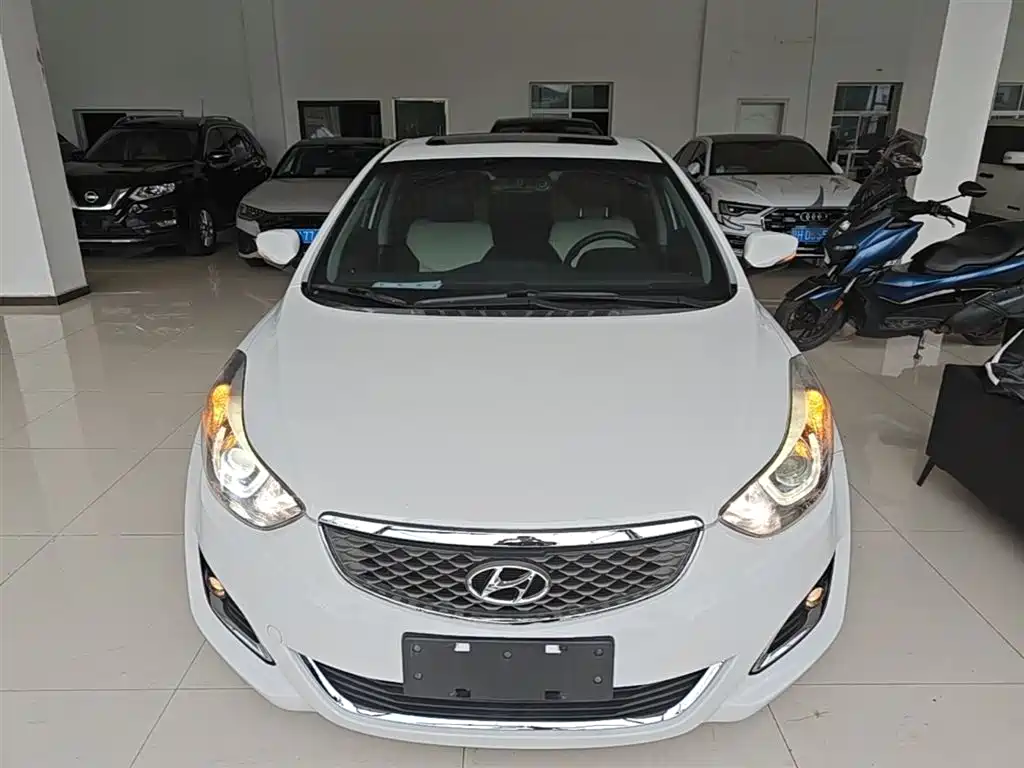 Hyundai Langdong 2016 1.6L Automatic Premium Edition фото 3