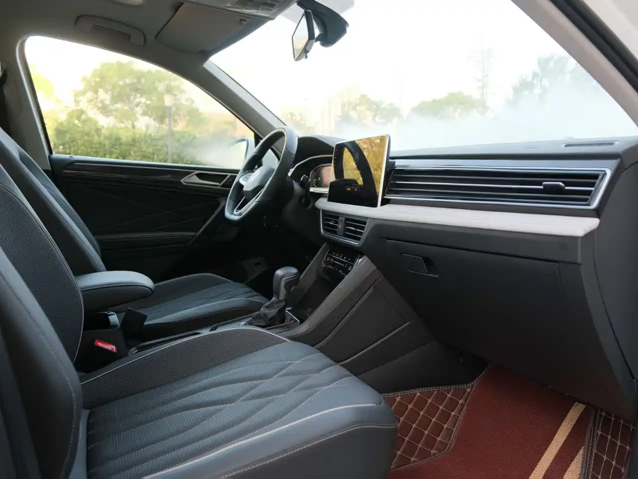 Фото 7 - Volkswagen Tiguan L
