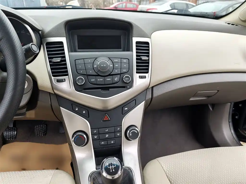 Chevrolet Cruze 2015 1.5L Classic SL MT фото 18