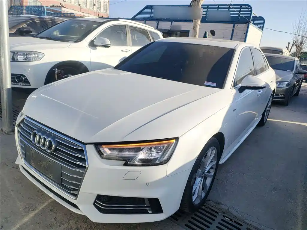 Audi A4L 2018 30th Anniversary 40 TFSI Fashion