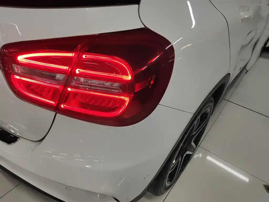 Mercedes-Benz GLA 2015 GLA 220 4MATIC Luxury фото 8