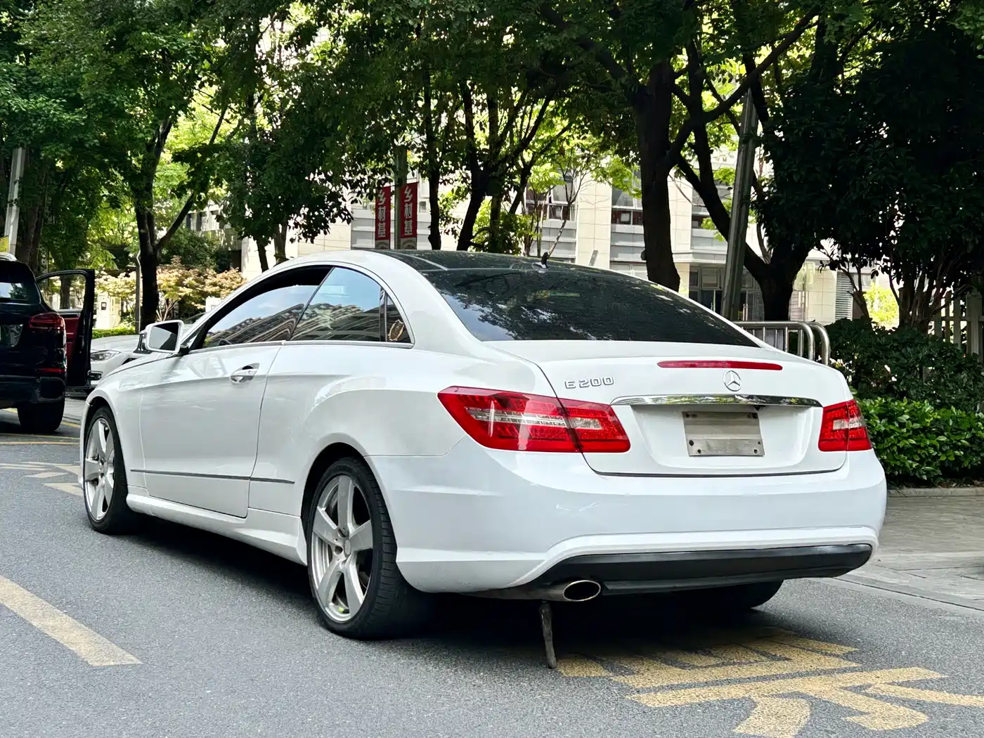 Mercedes-Benz E-Class (Import) 2012 E 200 CGI Coupe фото 6