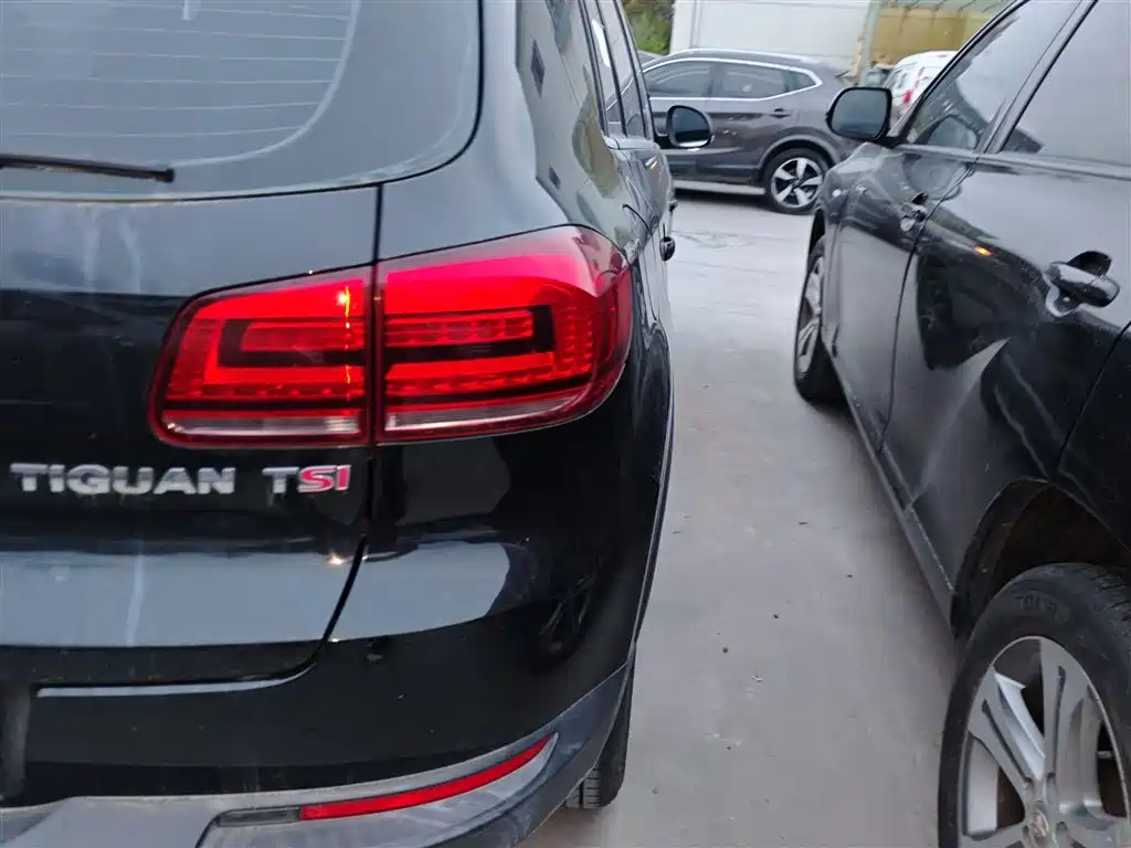 Volkswagen Tiguan 2015 1.8TSI Automatic 2WD Highline фото 8