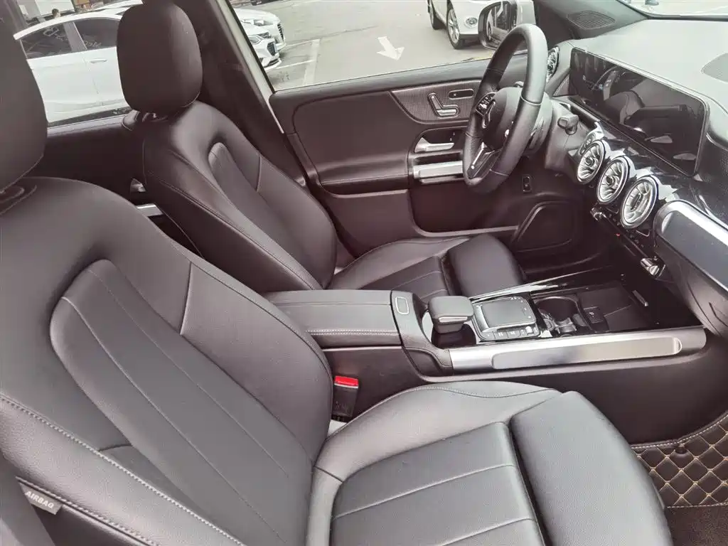 Mercedes-Benz GLB 2023 GLB 220 Style фото 9
