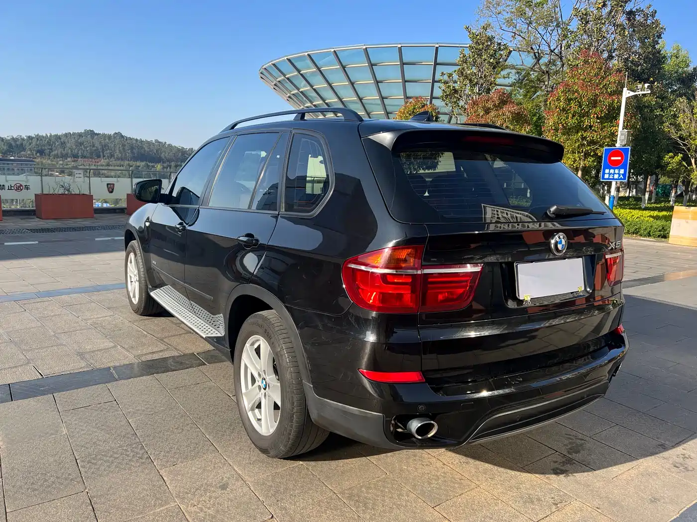 BMW X5 (Import) 2011 xDrive35i Leading Edition фото 9
