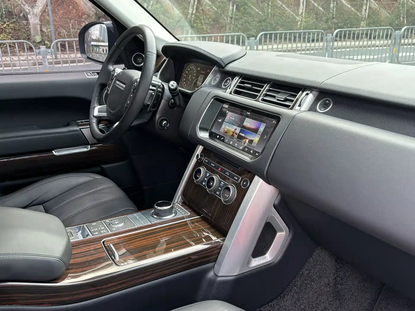 Land Rover Range Rover 2015 3.0 TDV6 Vogue фото 10