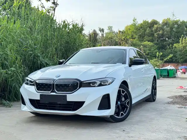 BMW i3 2024 eDrive 40 L Night Sport Package