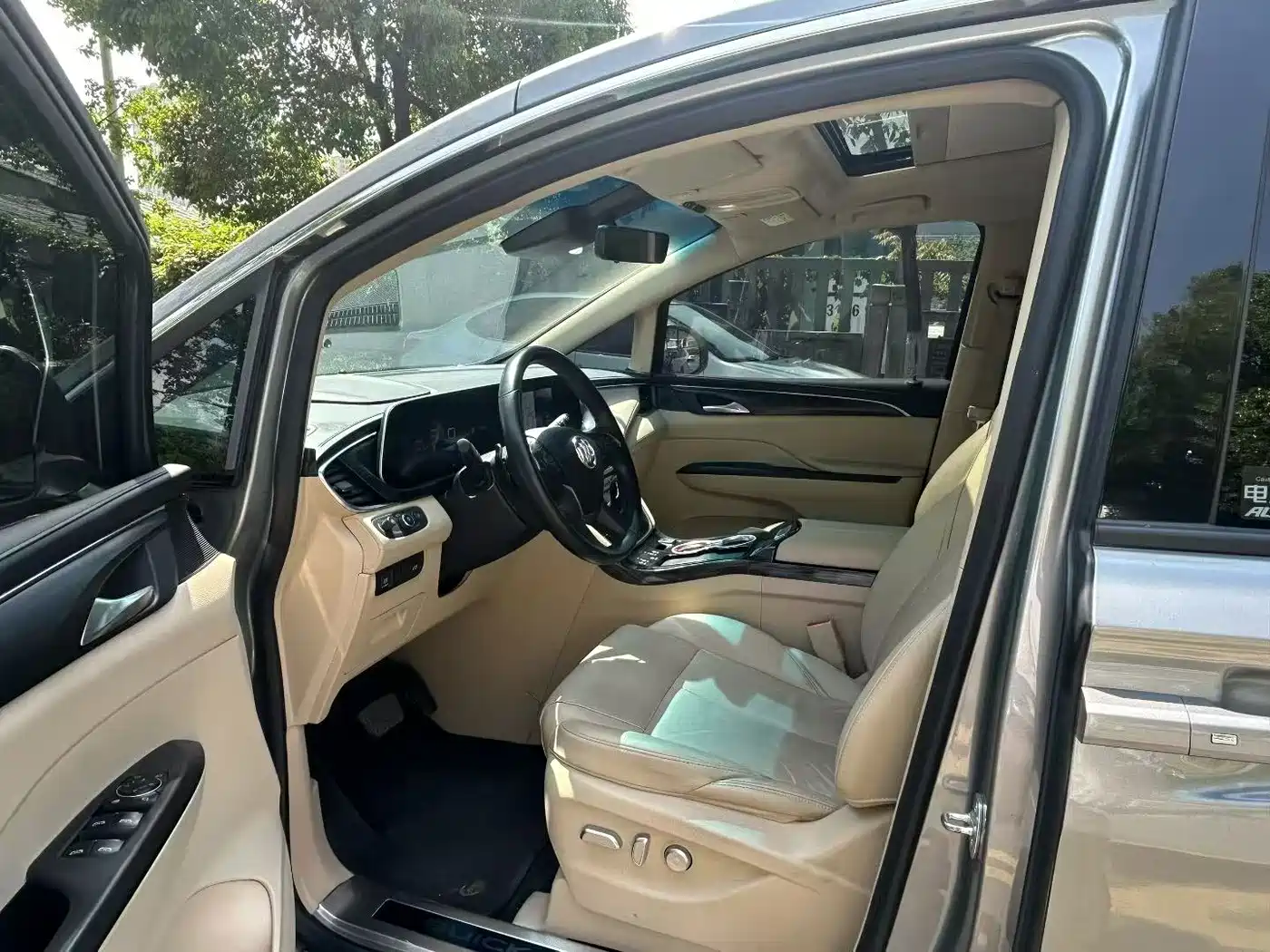 Buick GL8 2023 ES Landmaster Exclusive фото 5