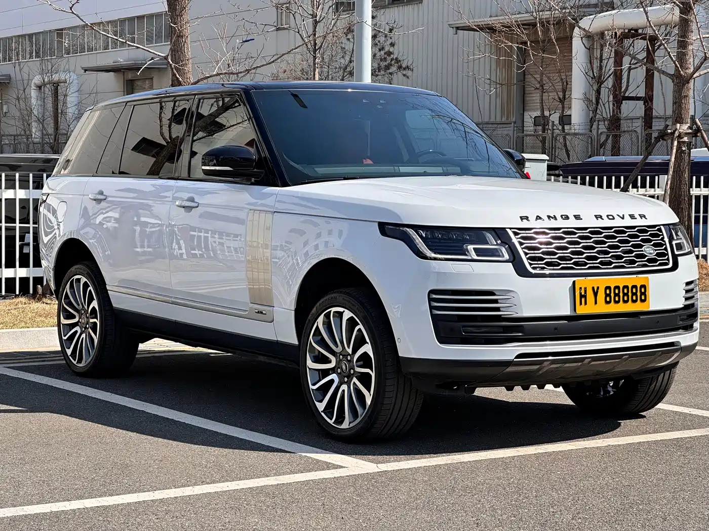 Land Rover Range Rover 2022 3.0 L6 400PS Prestige Genesis Extended Edition фото 2