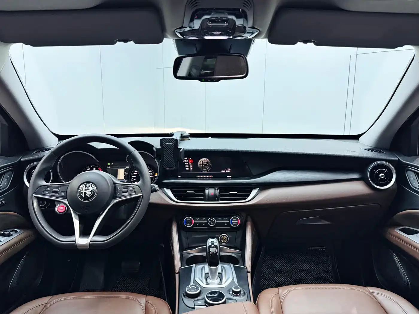 Alfa Romeo Stelvio 2019 2017 2.0T 200HP Luxury Edition