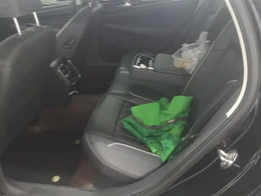 Volkswagen Passat 2022 330TSI Starlight Elite Edition фото 11