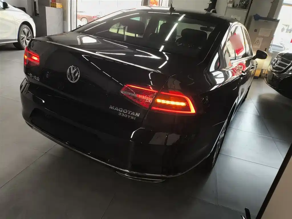 Volkswagen Magotan 2019 330TSI DSG Luxury Class China VI фото 7