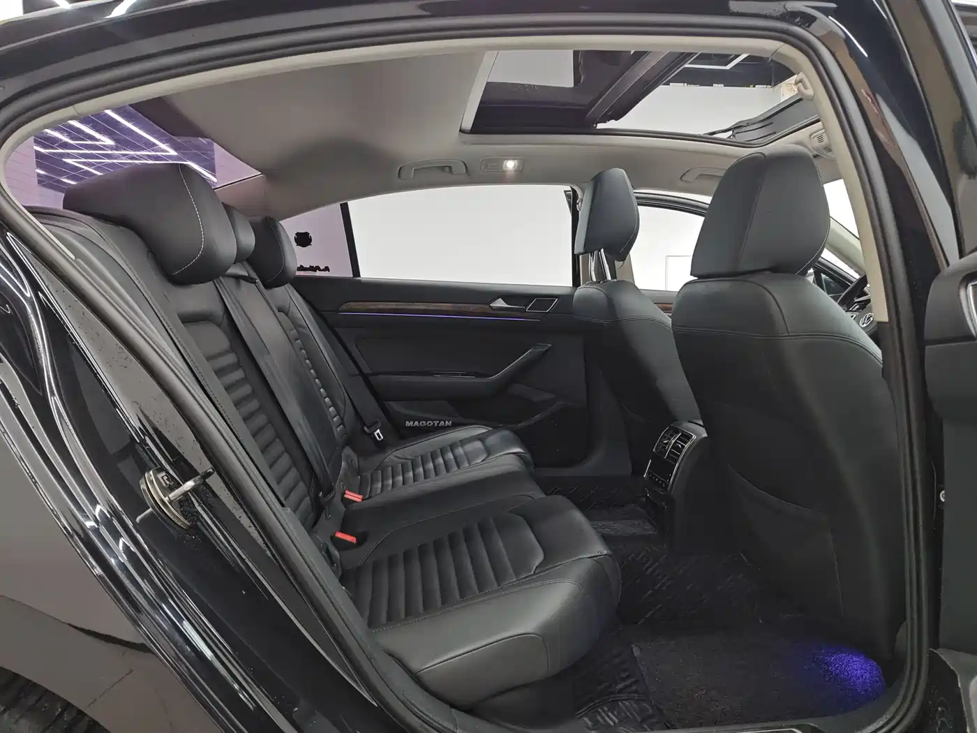 Volkswagen Magotan 2018 330TSI DSG Leading фото 10