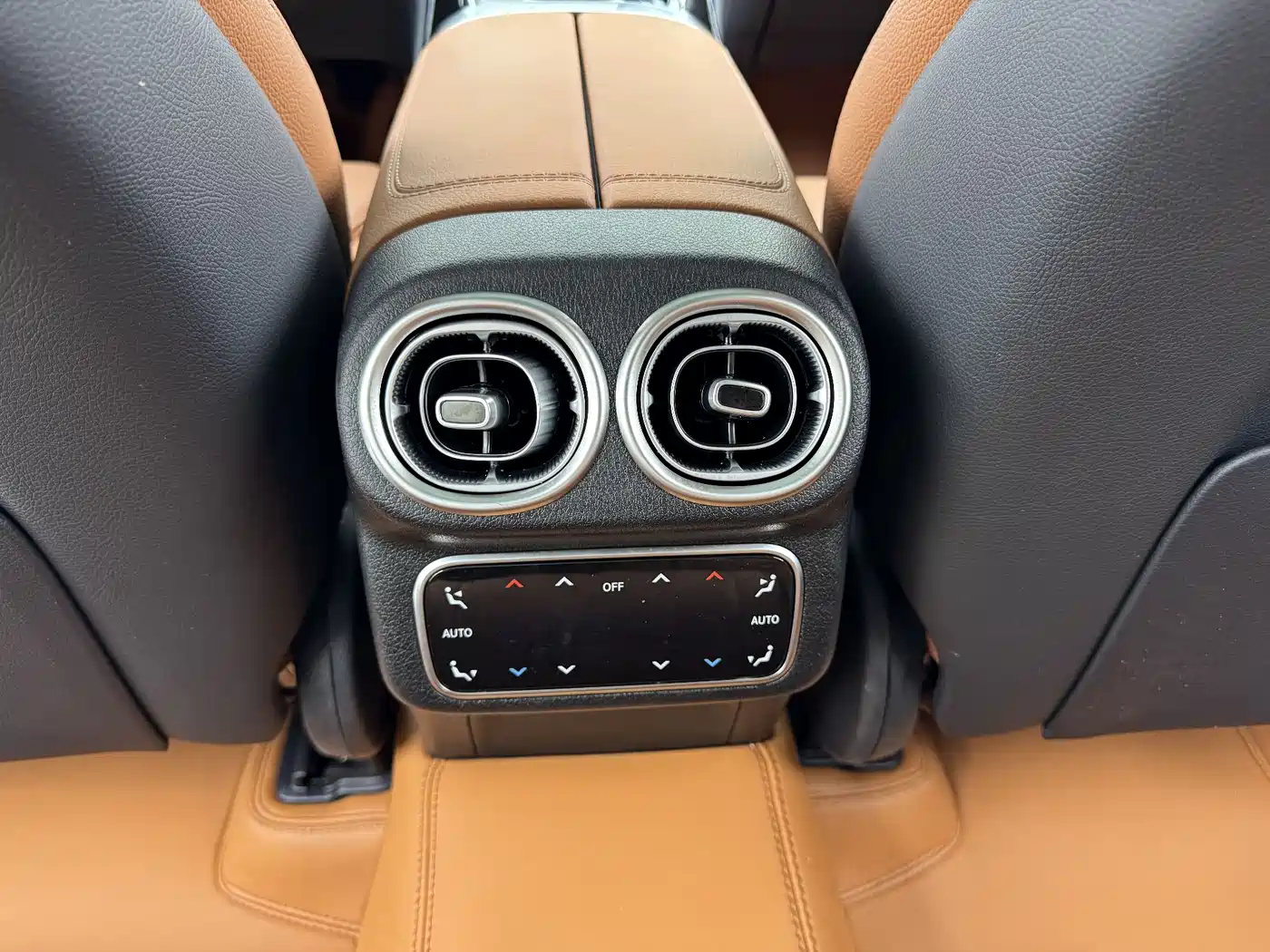 Mercedes-Benz GLC 2024 GLC 300 L 4MATIC Dynamic 5-seater фото 13