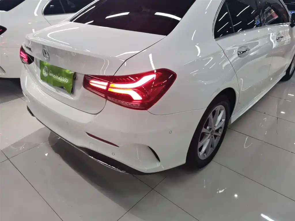 Mercedes-Benz A-Class 2021 A 200 L Sport Sedan Fashion Edition фото 8