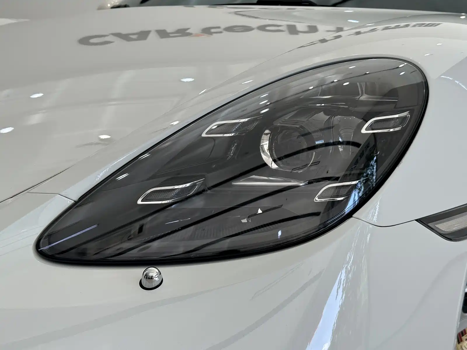 Photo 10 - Porsche 718
