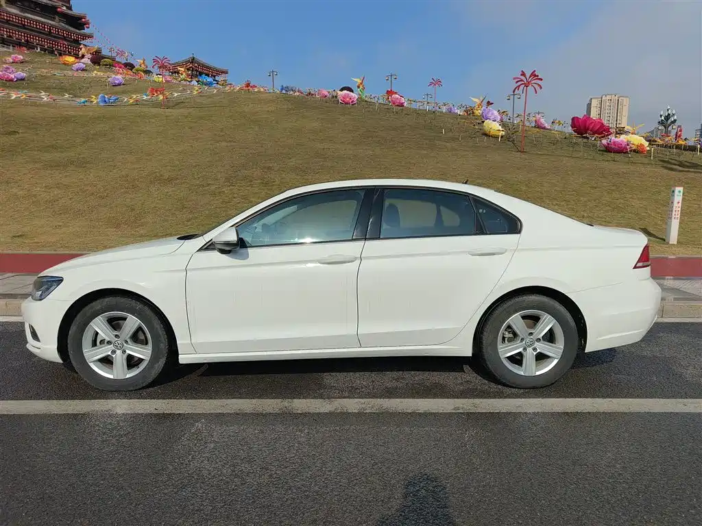 Volkswagen Lamando 2018 230TSI DSG Trend Edition фото 7