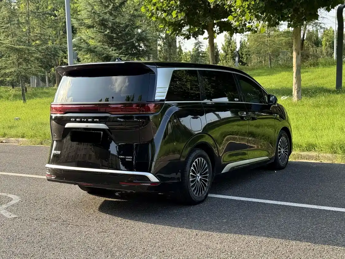 Denza D9 2026 2025 DM-i Smart Driving Edition 1020 AWD Flagship