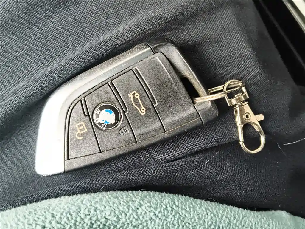 BMW 1 Series 2018 118i Sport Edition фото 9