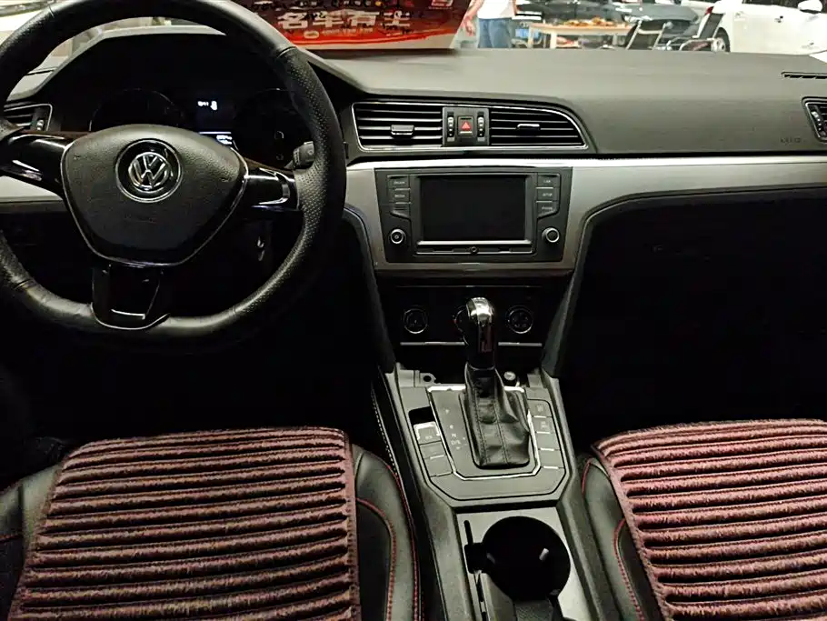 Volkswagen Lamando 2017 230TSI DSG Trend Edition фото 12