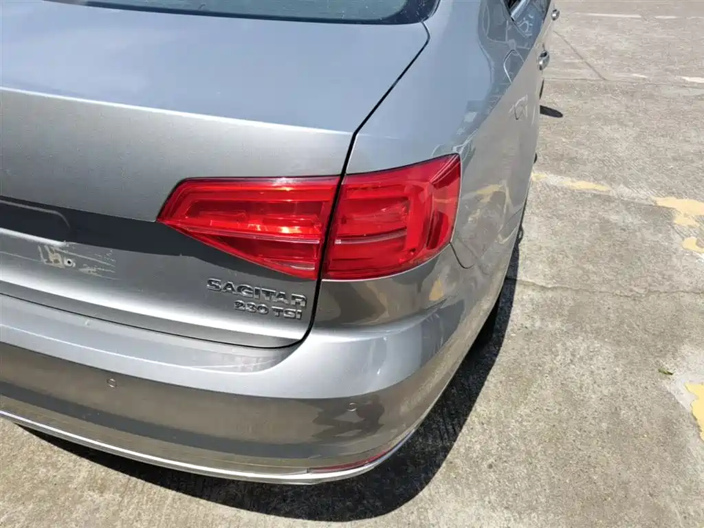 Volkswagen Sagitar 2017 230TSI Automatic Comfort фото 8