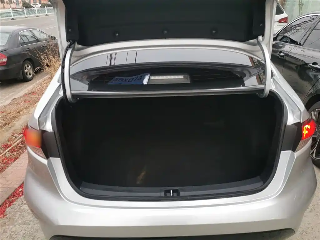 Toyota Levin 2021 185T CVT Luxury Edition фото 15