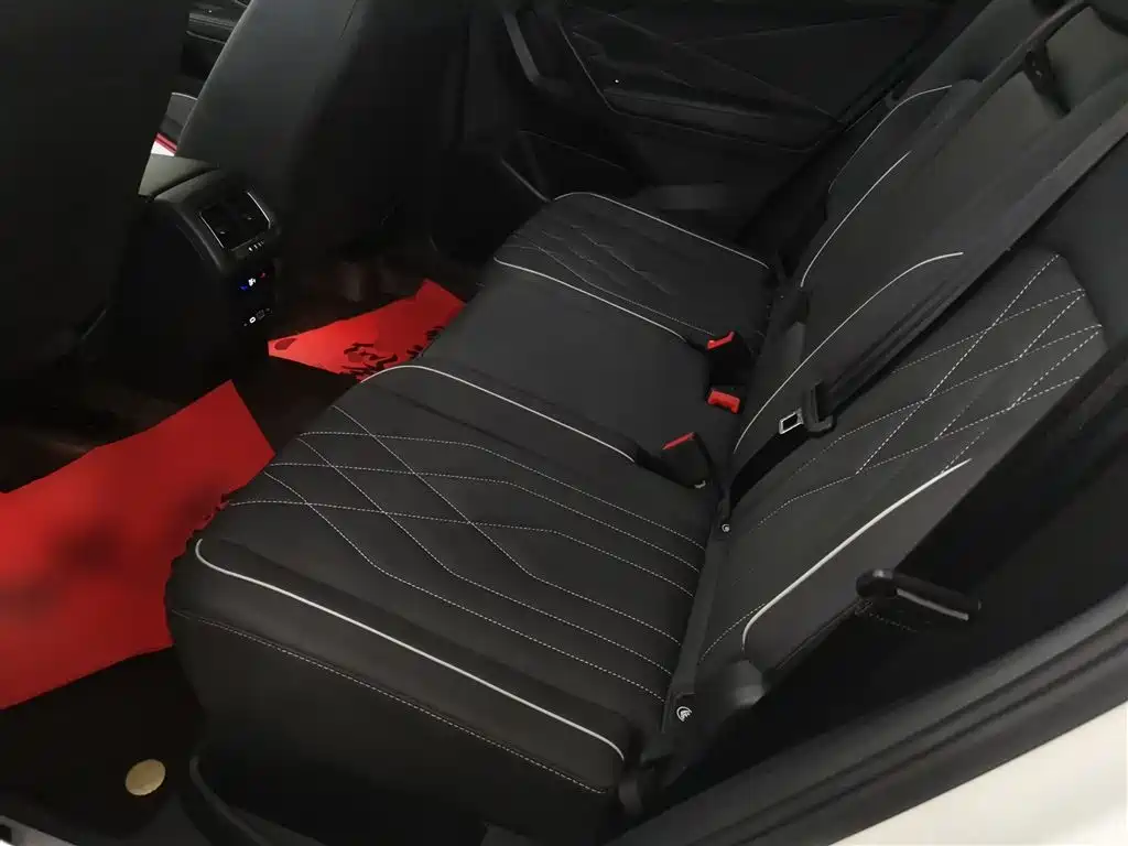 Volkswagen Tiguan L 2023 330TSI Auto 2WD R-Line Premium Edition фото 8