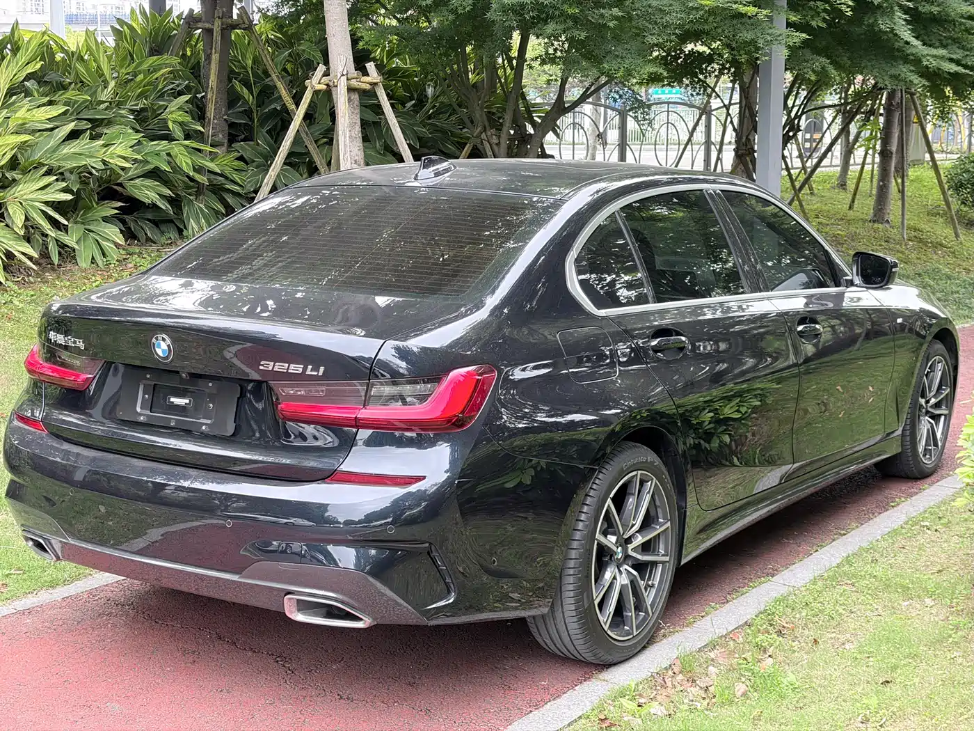 BMW 3-SERIES