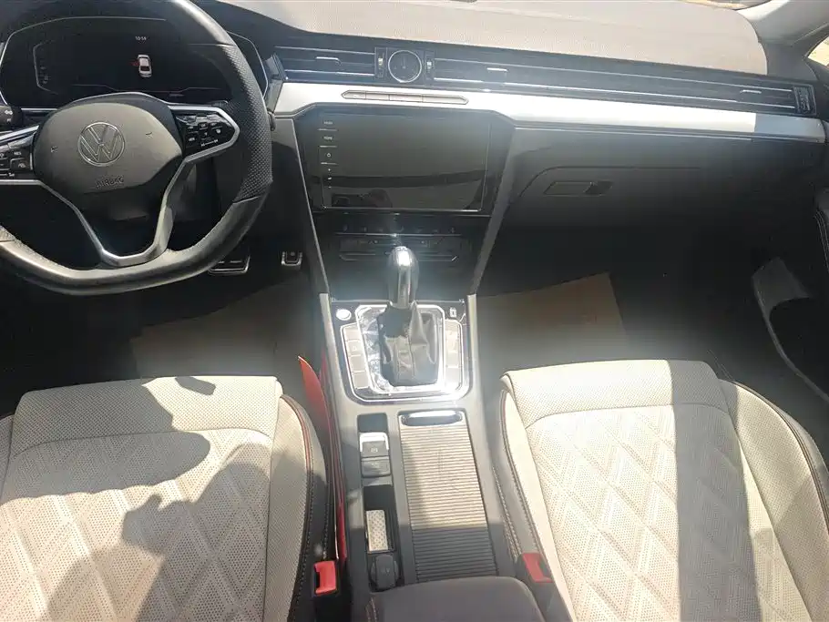 Volkswagen Magotan 2023 Model 2 Million Commemorative Edition 330TSI DSG Luxury фото 16
