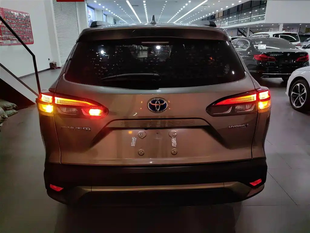 Toyota Frontlander 2023 2.0L Smart Hybrid Dual Engine Prestige Edition фото 6