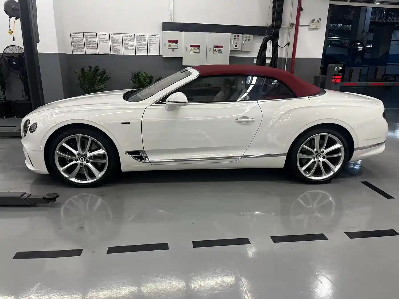 Bentley Continental 2025 2024 4.0T GT V8 Convertible