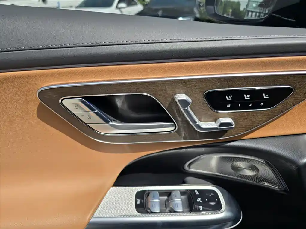 Mercedes-Benz E-Class 2024 Model E 300 L Luxury фото 18