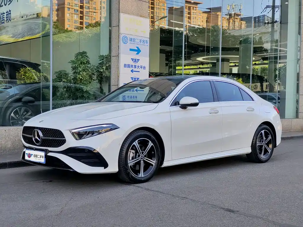  Mercedes-Benz Mercedes-Benz A-Class 2023 A 200 L Fashion