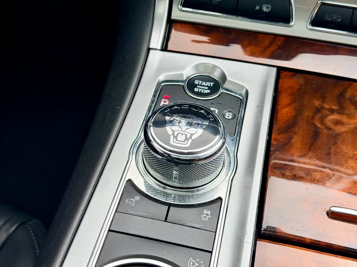 Jaguar XF 2014 2015 XF 2.0T Luxury Edition