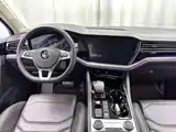 Фото 8 - Volkswagen Touareg