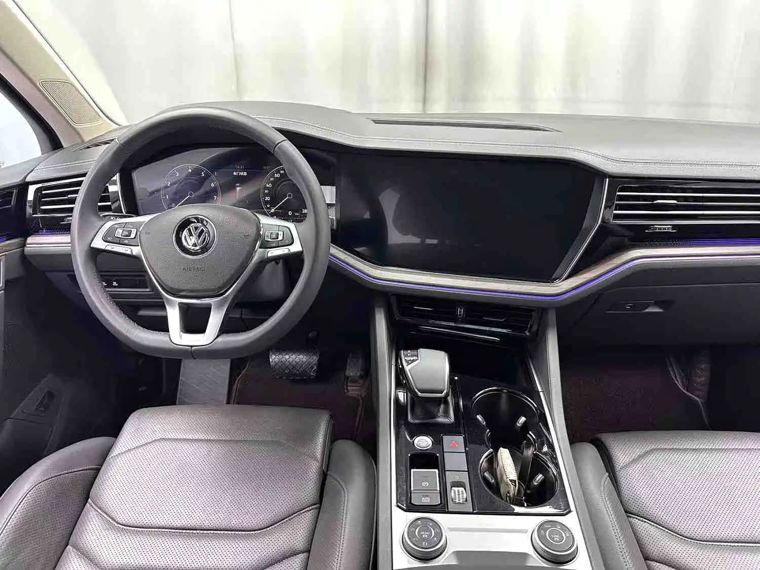 Фото 8 - Volkswagen Touareg