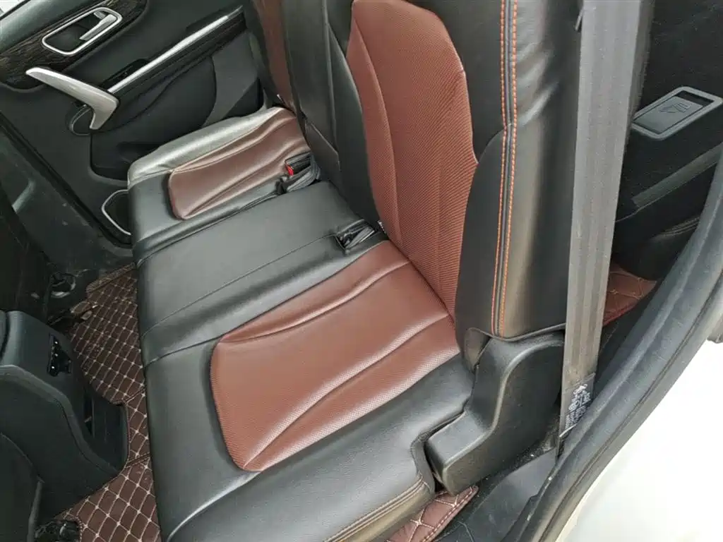SWM Motor SWM X7 2020 2020 2.0L Manual Comfort 7-seater