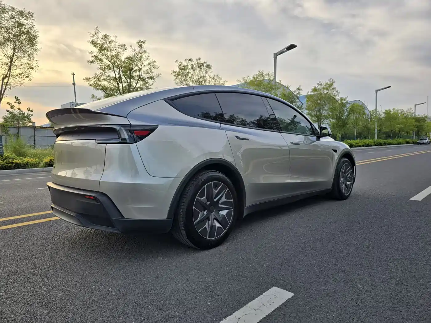 Tesla Model Y L 2026 2025 Facelift Long Range AWD