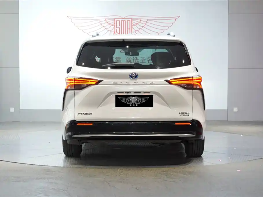 Toyota Sienna 2021 2.5L Hybrid Premium Edition фото 6