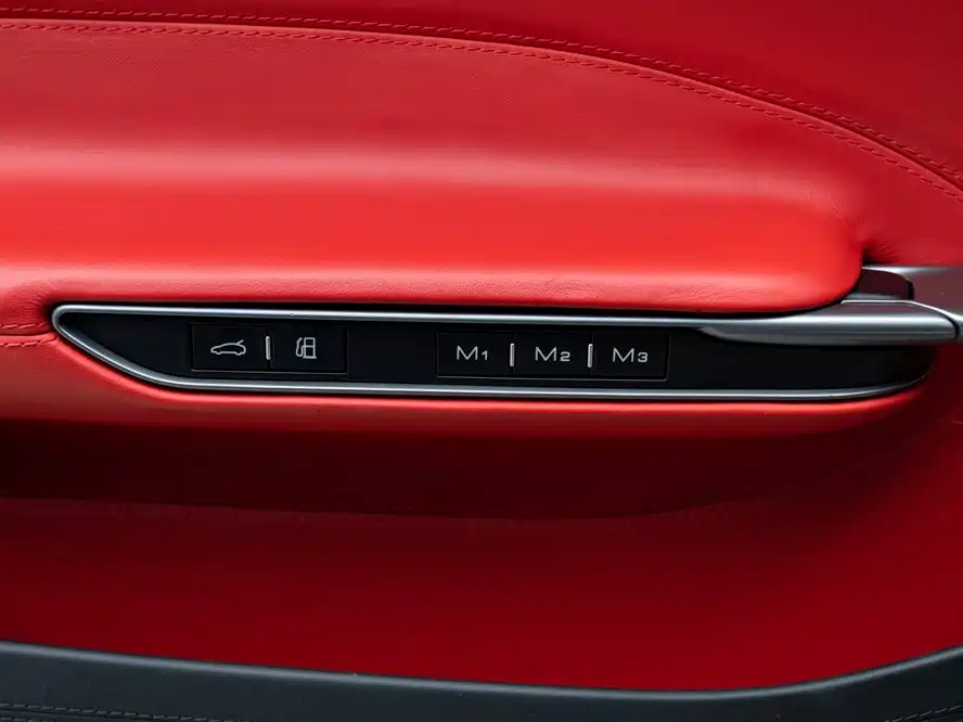 Ferrari GTC4Lusso 2019 2017 3.9T V8