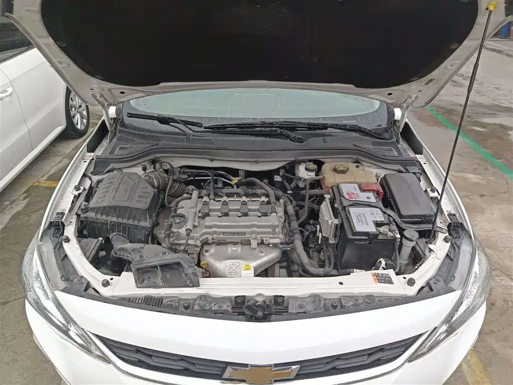 Chevrolet Cavalier 2016 1.5L Manual Enjoyment Edition фото 16