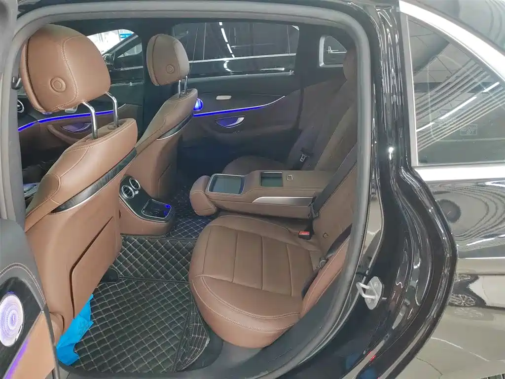 Mercedes-Benz E-Class 2023 E 260 L Sport фото 13