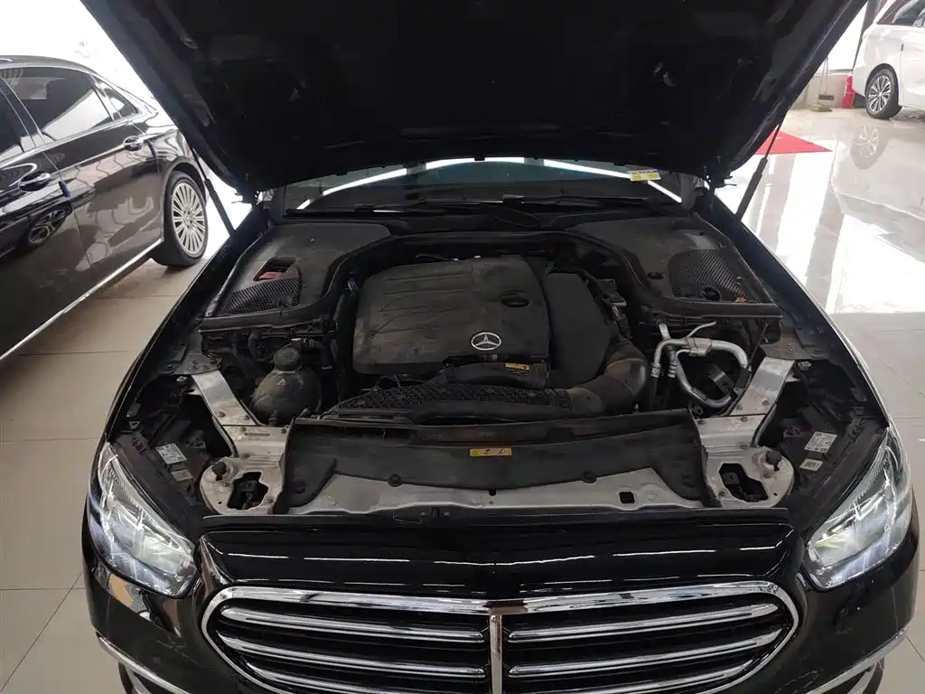 Mercedes-Benz E-Class 2023 E 260 L Sport фото 16