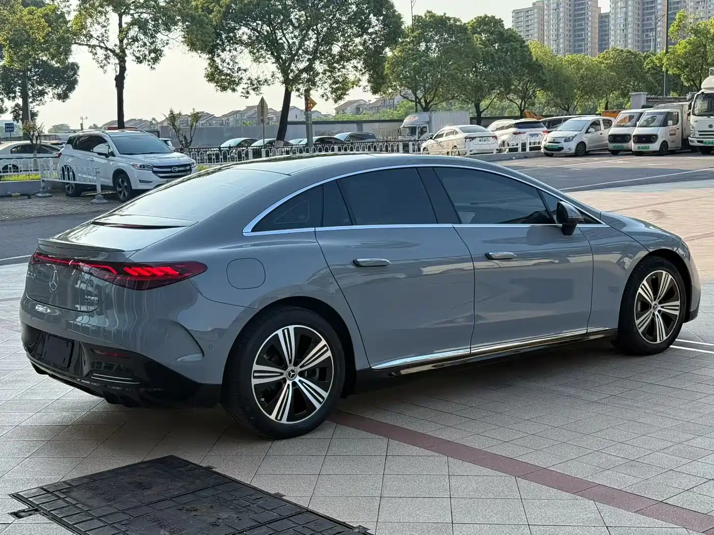 Mercedes-Benz EQE 2022 350 Pioneer Edition фото 9