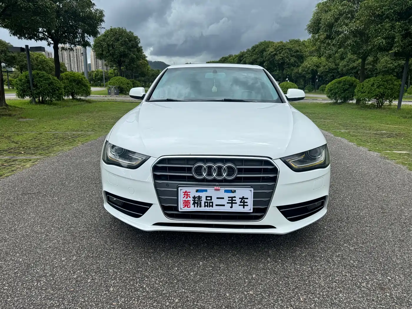 Photo 2 - Audi A4L