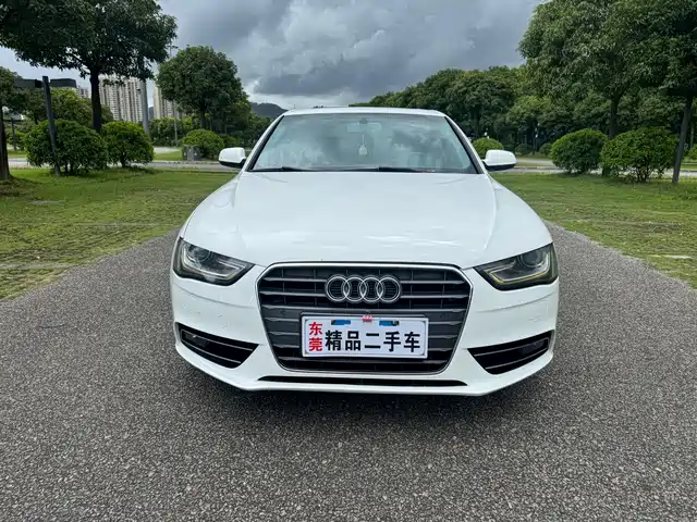 Audi A4L 2013 35 TFSI Automatic Luxury — фото 2