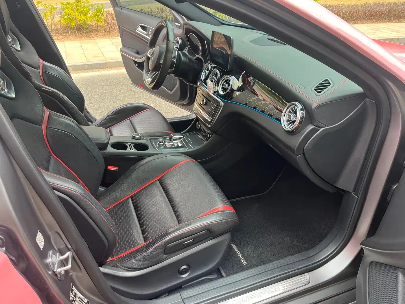 Mercedes-Benz GLA AMG 2017 AMG GLA 45 4MATIC фото 11