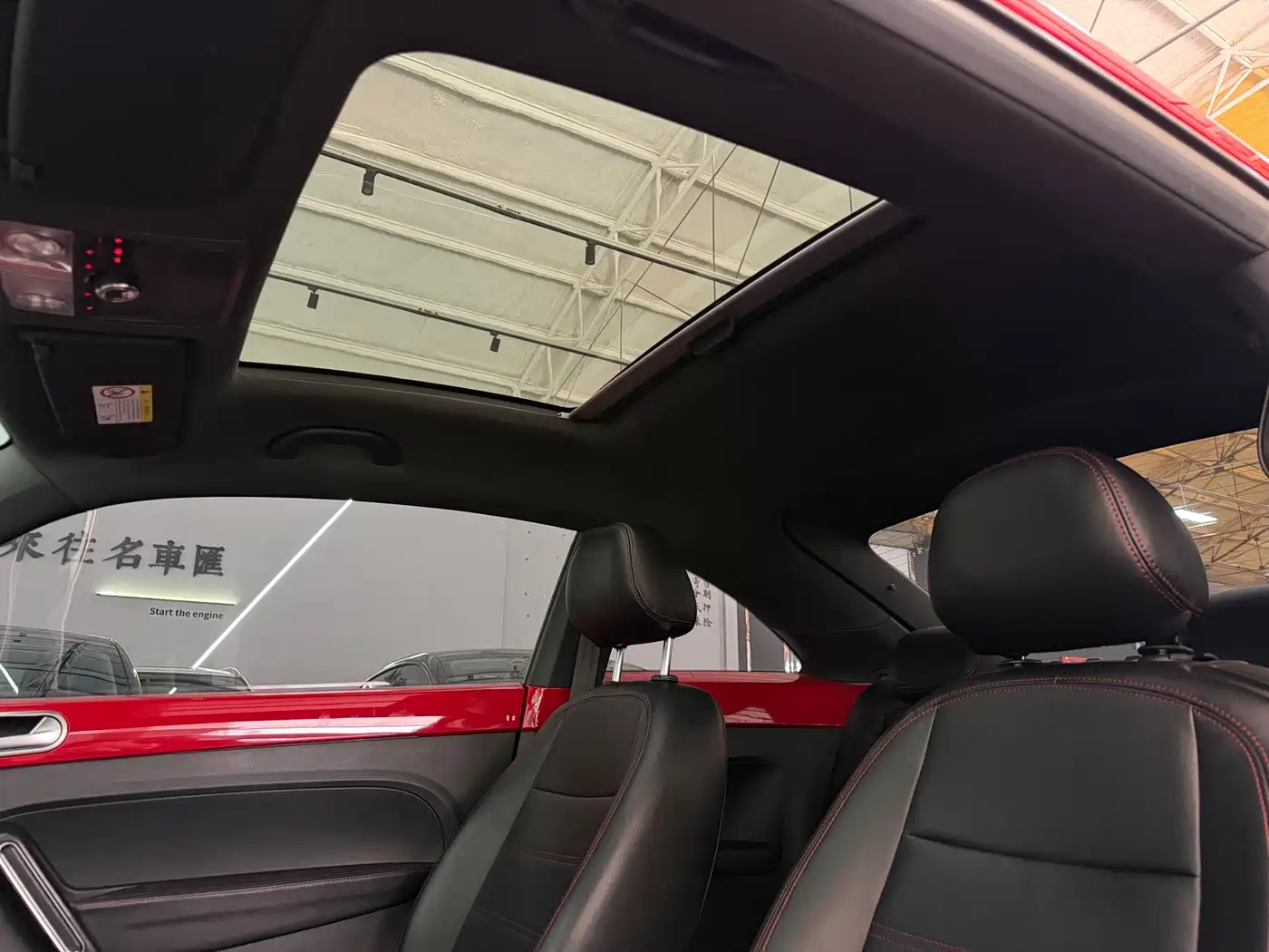 Volkswagen Beetle 2018 180TSI Trend Joy Edition фото 17