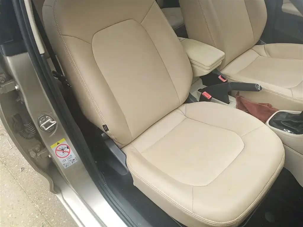 Škoda Rapid 2015 1.6L Automatic Smart Selection фото 25