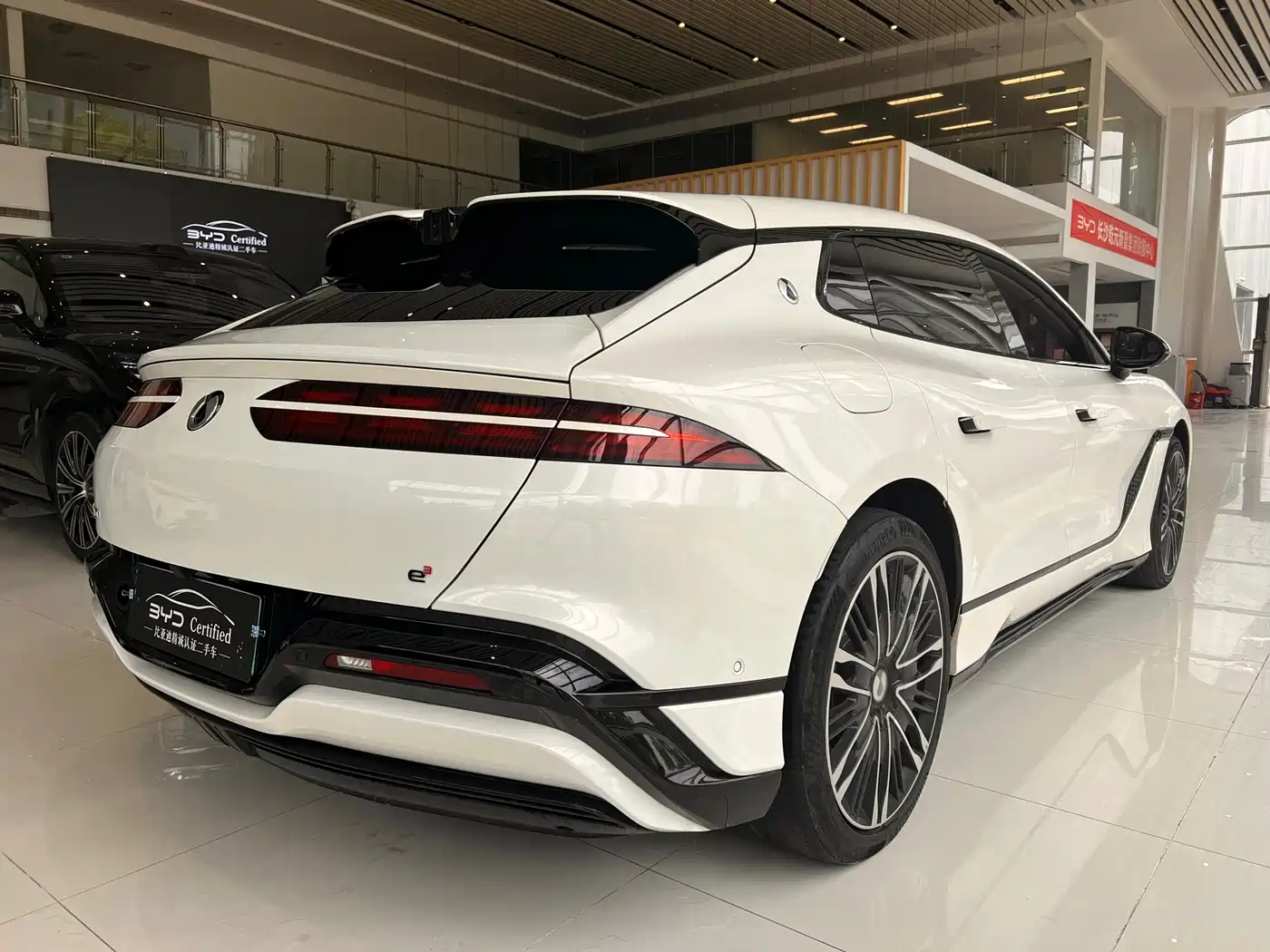 Denza Z9GT 2024 1100 AWD Ultra Edition фото 9